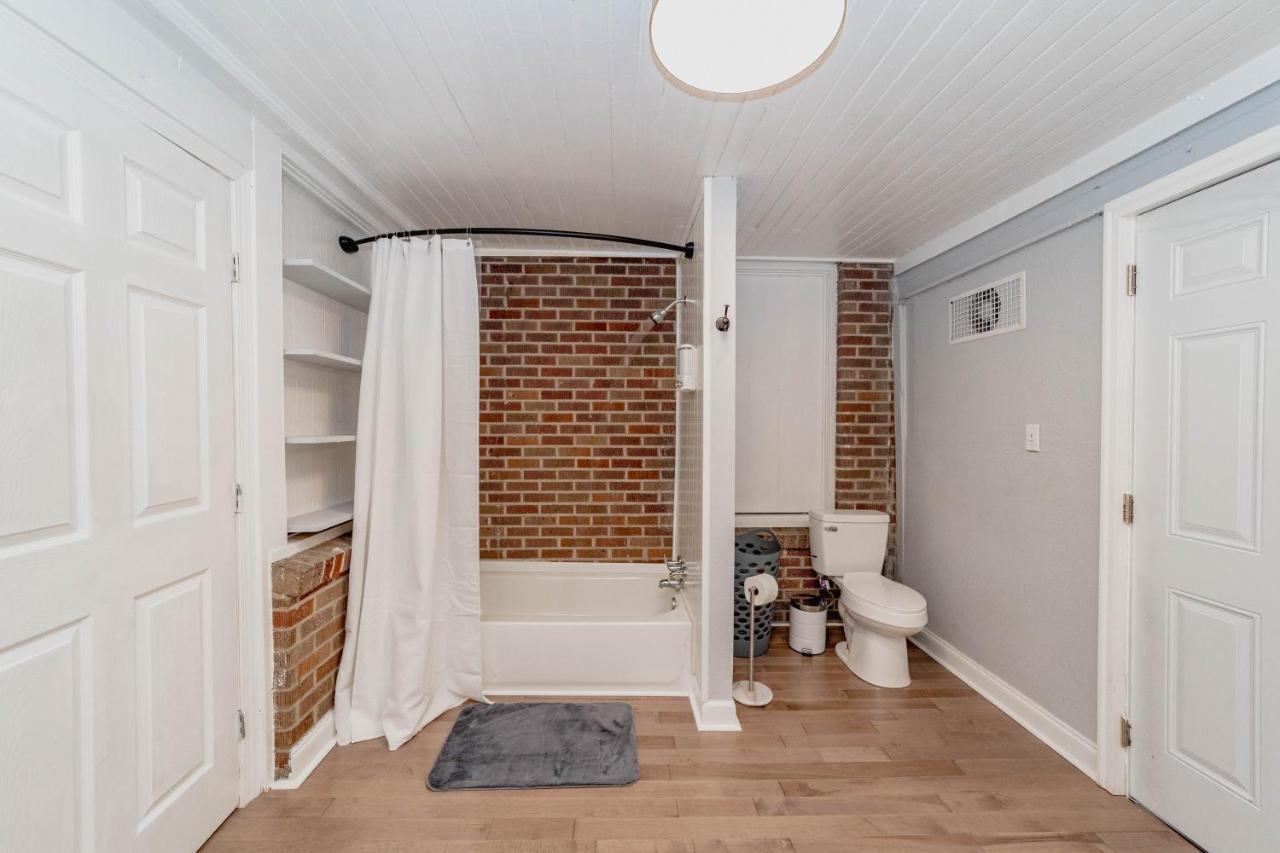 Comfortable King Suite Zen Space Hattiesburg Εξωτερικό φωτογραφία