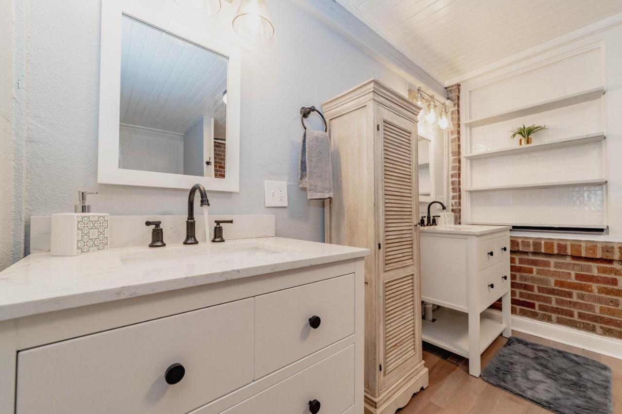 Comfortable King Suite Zen Space Hattiesburg Εξωτερικό φωτογραφία